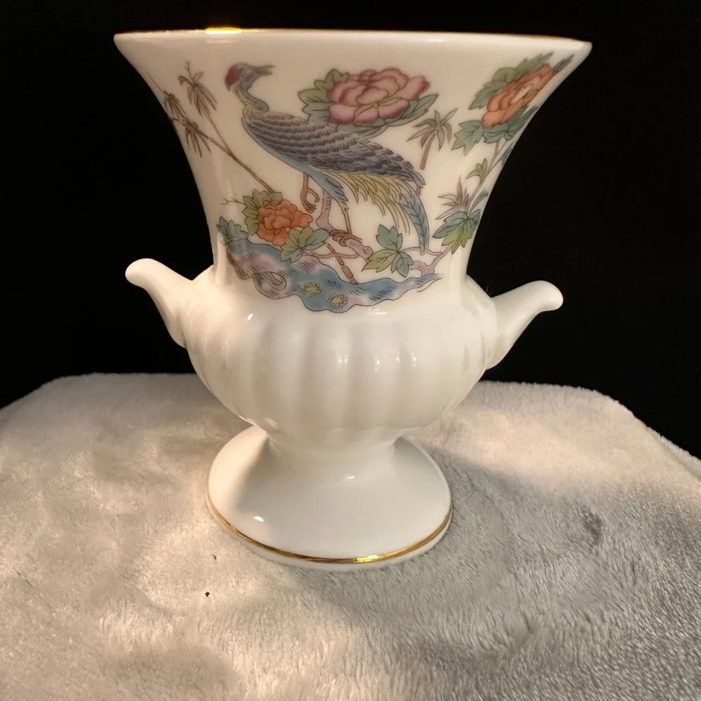 Wedgwood Bone China Bird Vase Chinoiserie Floral Urn Made‎ in England